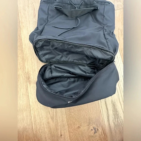 Beyond Yoga Gym Bag New Drawstring Black Convertible Bag - Picture 4 of 8